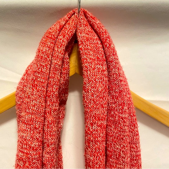 🌻HP🌻FROM by Vestebene - Red & White Wrap Knit Infinity Scarf - Picture 2 of 5